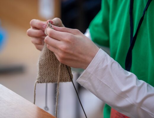ATELIER PARENT-ENFANT : DECOUVERTE DU TRICOT