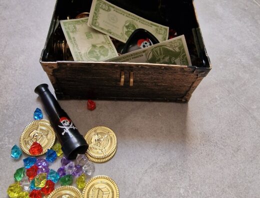 LES ANNIVERSAIRES RECREA-KIDS : GONFLABLE CHASSE AU TRESOR ET ATELIER CREATIF